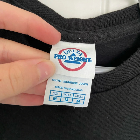 EUC | Kid’s dinosaur kindergarten back to school tshirt — medium - Picture 3 of 5